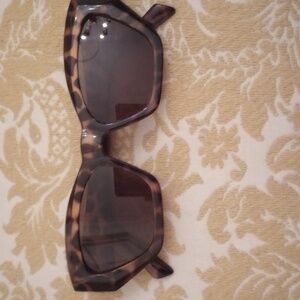 NWT Ultra Violet Protection Wayfarer Style Oversized Tortoise Shell Sunglasses.